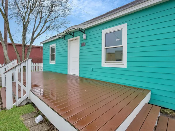 617 4th Ave N, Texas City, TX 77590