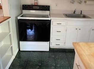 21 Norbury Rd, Hampton Bays, NY 11946