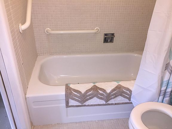 3rd image of 1585 Orleans St APT 70