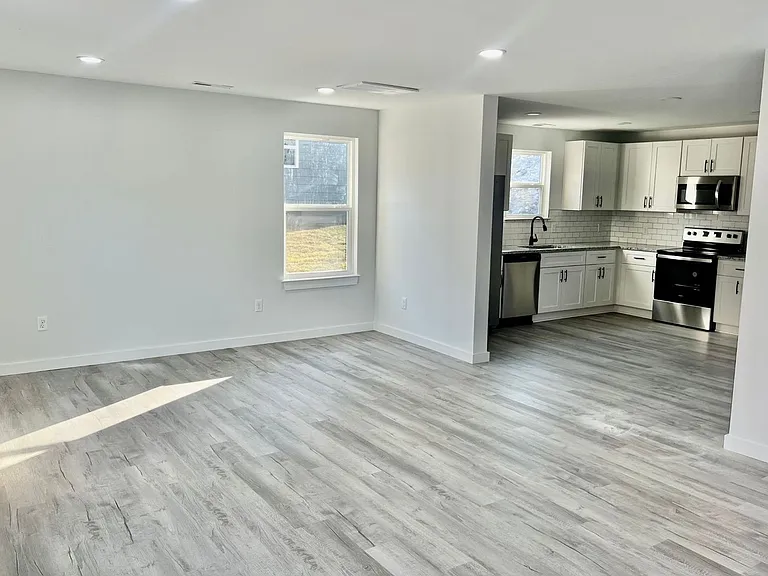 816 2nd St SE — Photo 16
