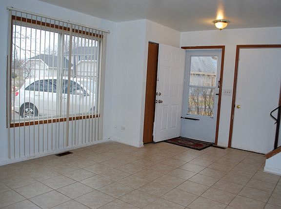 2nd image of 3054 Winchester Ct W