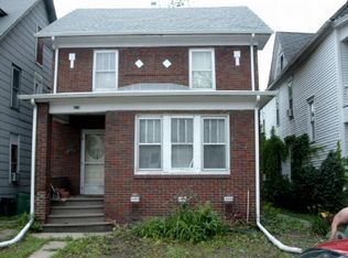 419 W Main St, Freeport, IL 61032