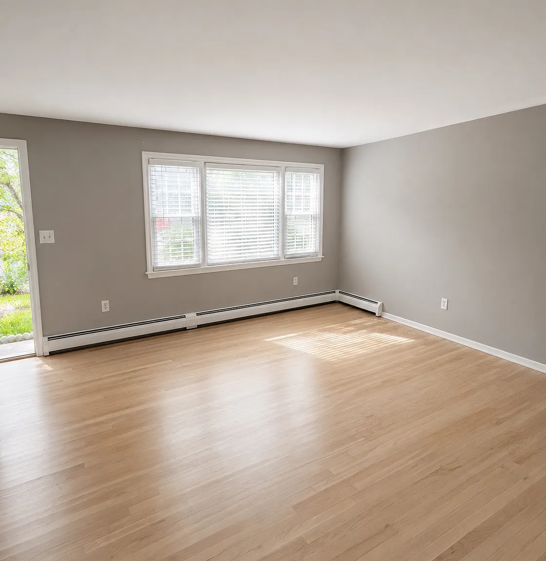 3 bed, 1.5 bath, 1640 sqft, $3,000 — Photo 2