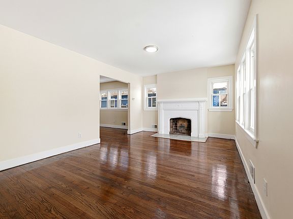 3rd image of 16561 Lawton St