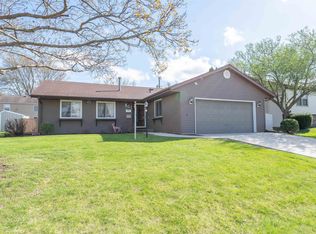 348 Apple St, Dixon, IL 61021