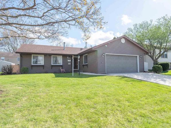 348 Apple St, Dixon, IL 61021