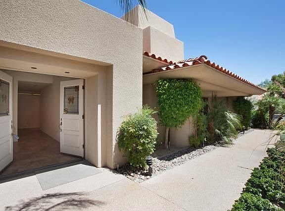3rd image of 208 S Kavenish Dr