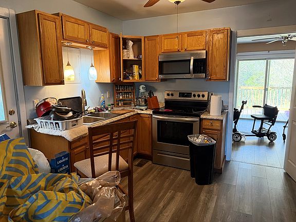 4th image of 303 W Stewart Ave