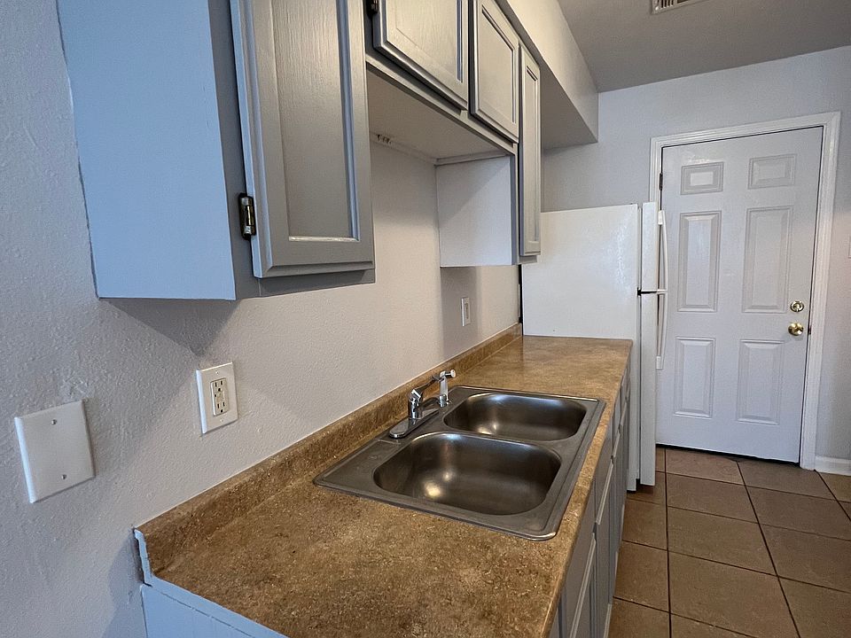 1st image of 3220 Stacie Dr #3222