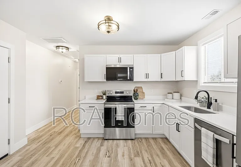 1436 S New Jersey St #B — Photo 2