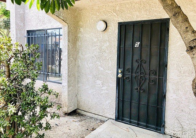 1st image of 11401 Berendo Ave APT 5