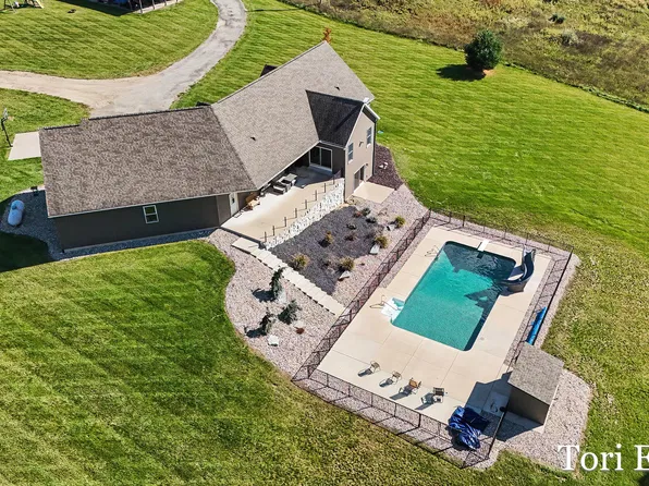 4878 S Greenville Rd, Greenville, MI 48838