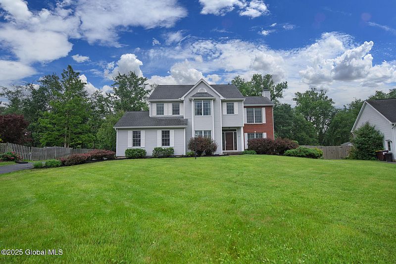 2nd image of 424 Pinkster Lane