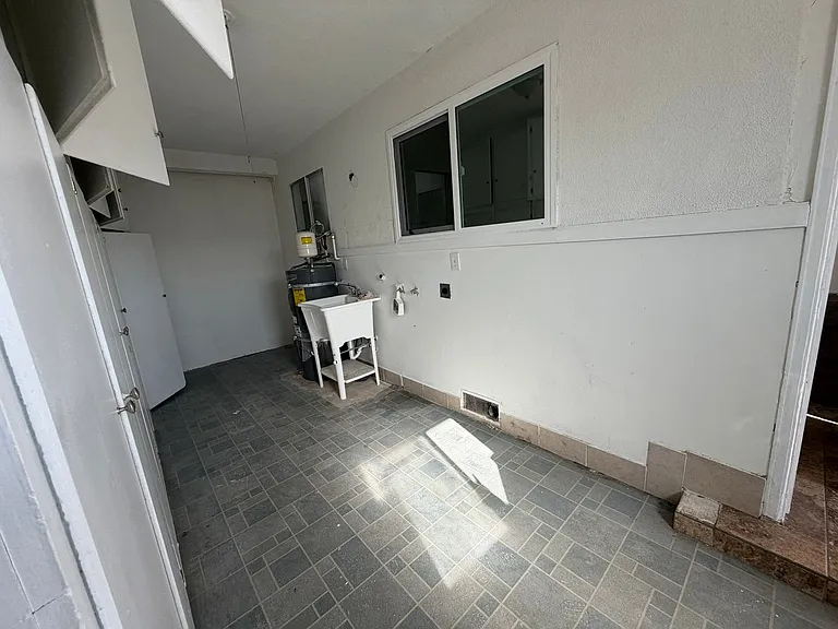 11322 Franklin Blvd — Photo 13