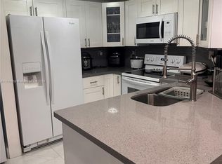 311 W Park Dr #13-204, Miami, FL 33172
