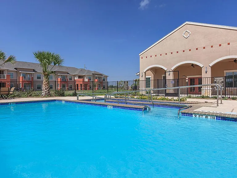 320 S Stewart Blvd — Photo 10