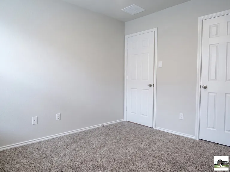 1210 Lindsey Dr — Photo 14