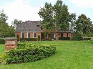 201 Brampton Ln, Lake Forest, IL 60045