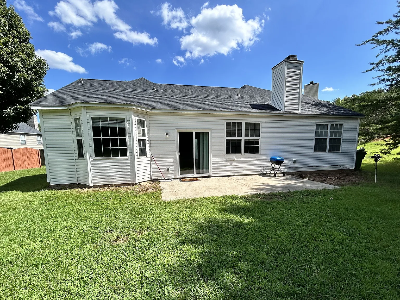 3 bed, 1718 sqft, $1,600 — Photo 2