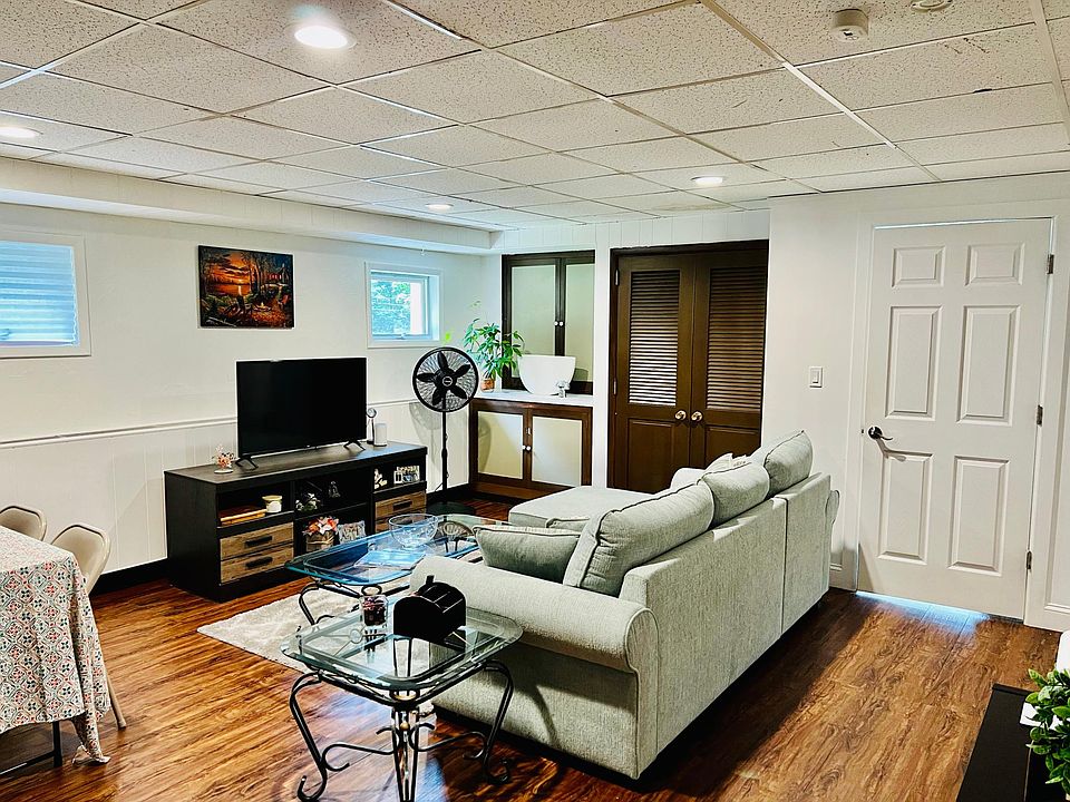 1st image of 129 Crisfield St #1