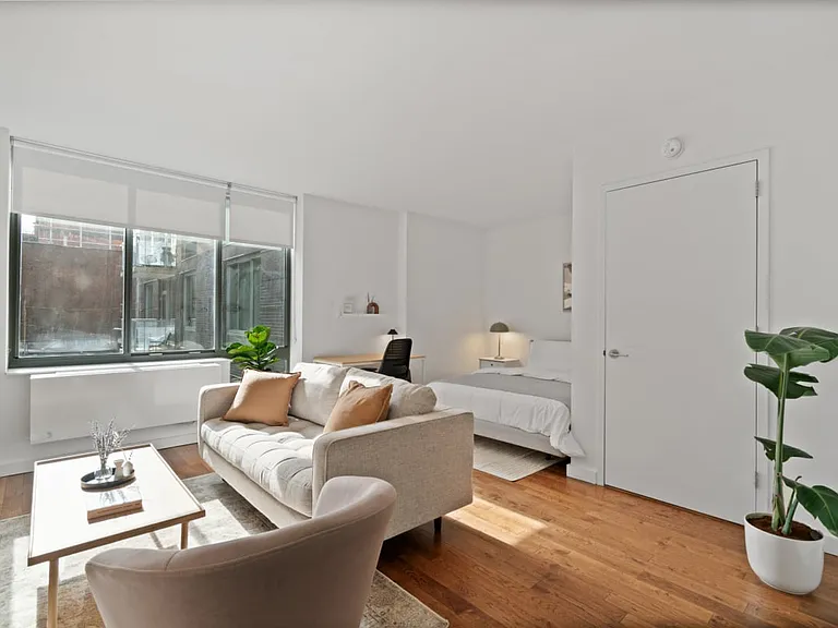 260 W 26th St #6E — Photo 6