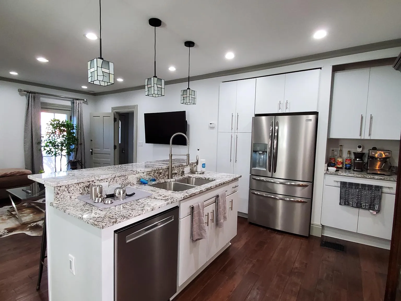 233 N Summit St — Photo 4