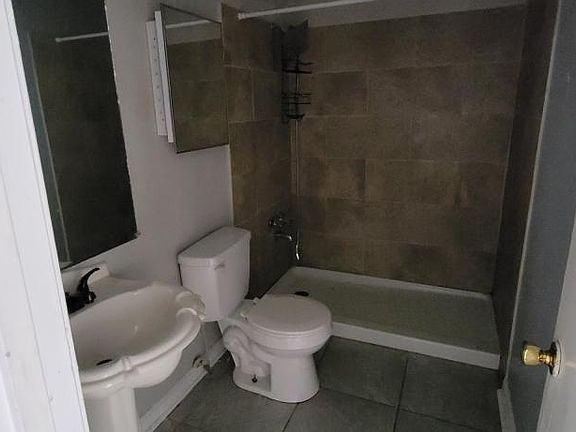 5th image of 742 Still Lake Dr