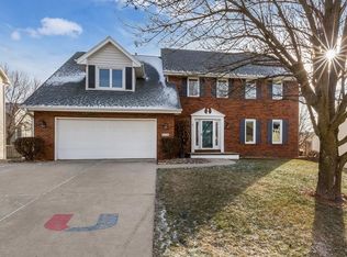 9118 Tanglewood Dr, Urbandale, IA