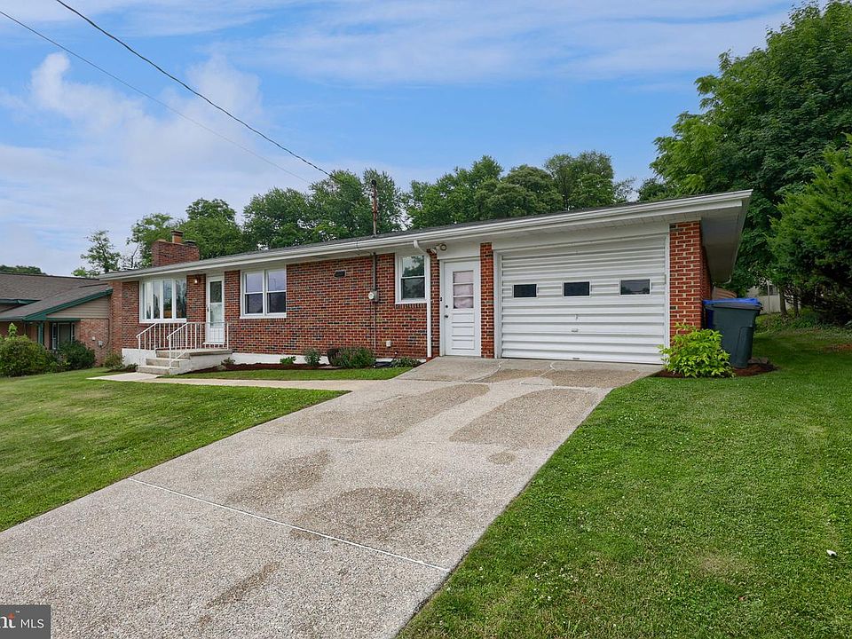1st image of 103 Oak Knoll Rd