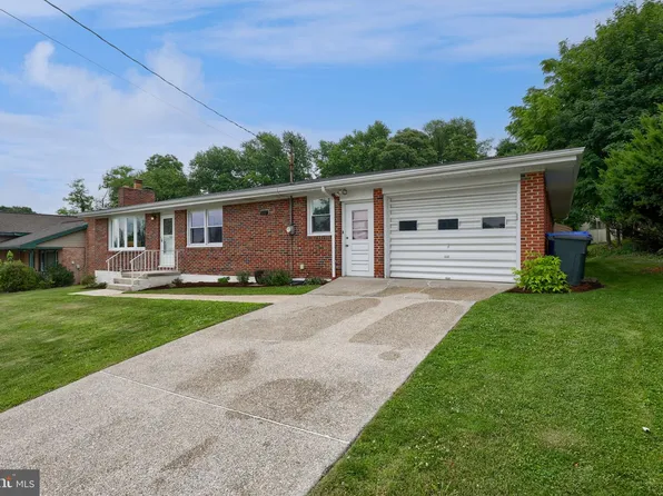 103 Oak Knoll Rd, New Cumberland, PA 17070