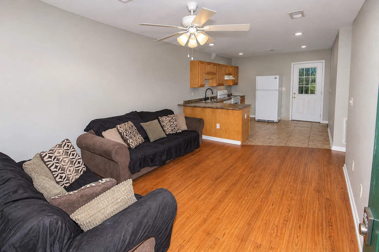 1 bed, $900 — Photo 4