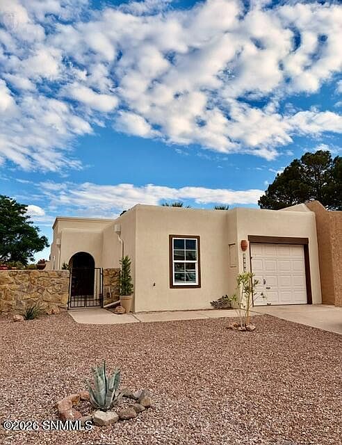 1st image of 1015 Galvan Dr