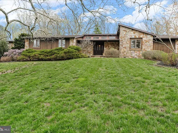 5 E Mozart Dr, Wilmington, DE 19807