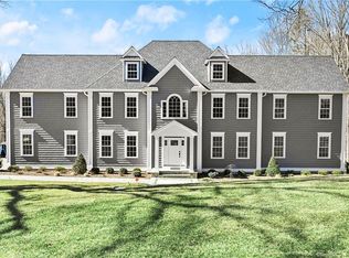 12 Old Tree Farm Ln, Trumbull, CT 06611