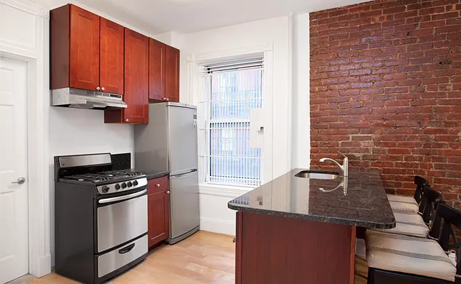 Rented by LJ Sloane Management | media 25