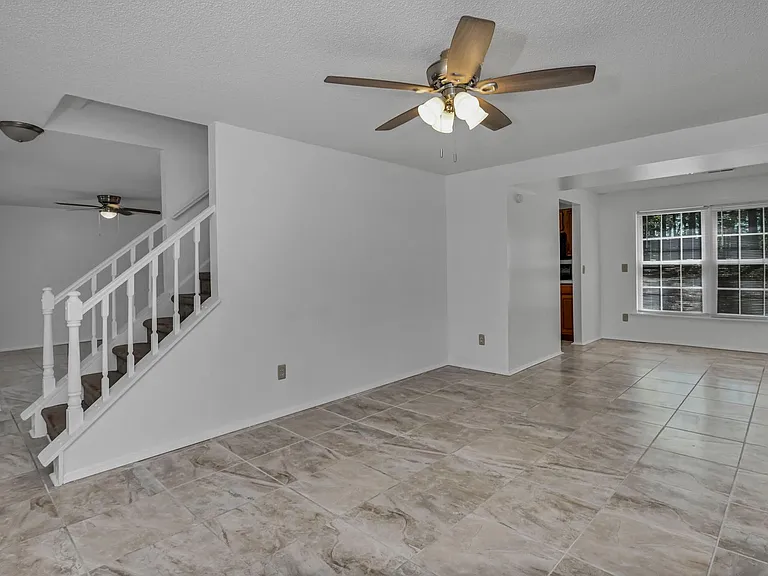220 N Donar Dr — Photo 12