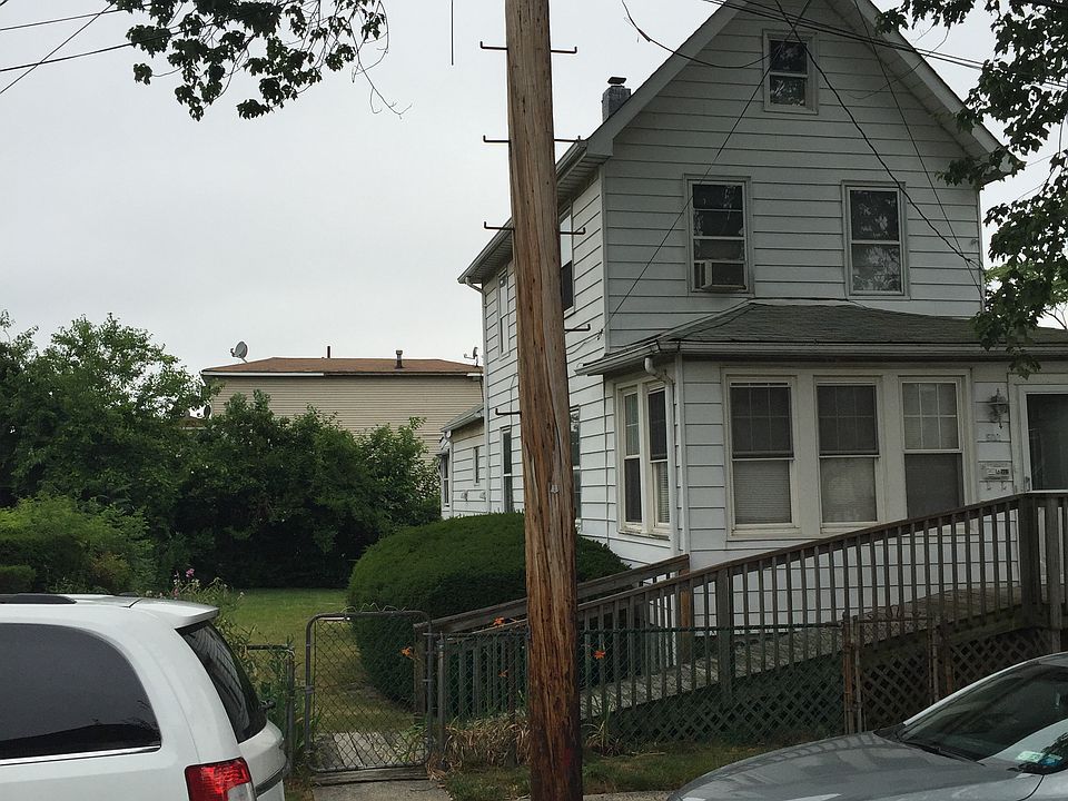 2nd image of 502 Melyn Pl
