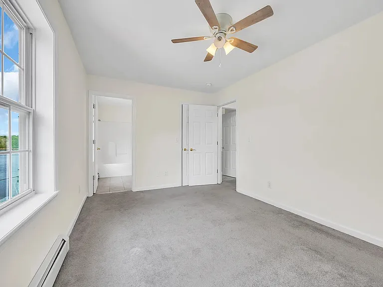 1541 Monmouth Ave #A — Photo 18