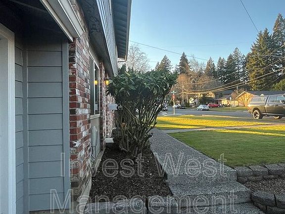 5th image of 710 NE 15th Ave