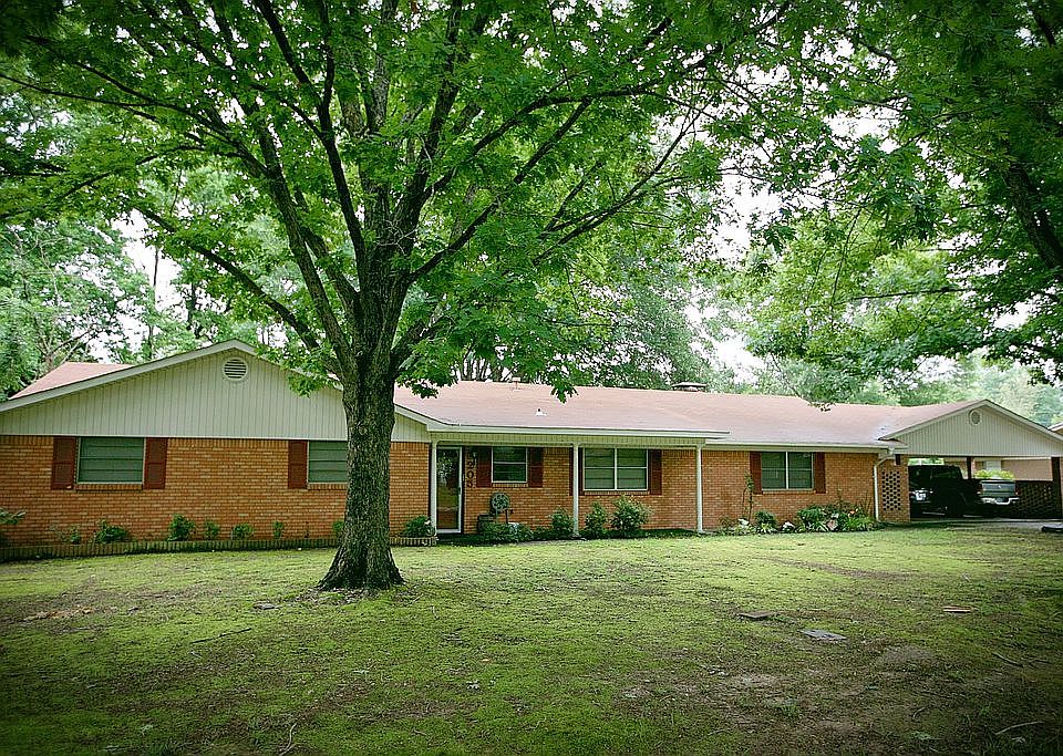 1st image of 205 Green Acres Dr