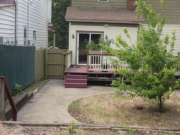 5th image of 220 Prescott Ave