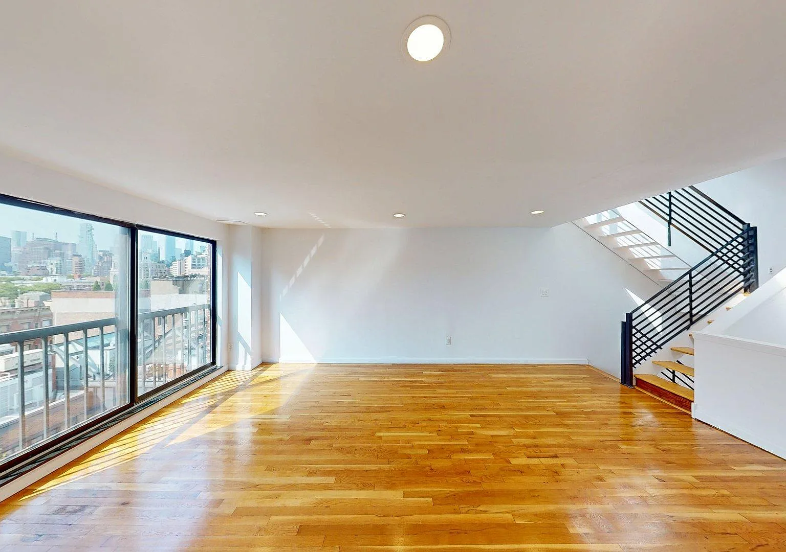 10 Jones Street — Photo 2