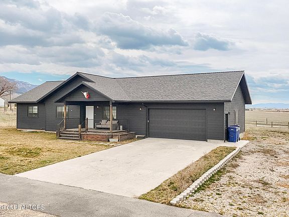 2nd image of 215 Little Greys Loop