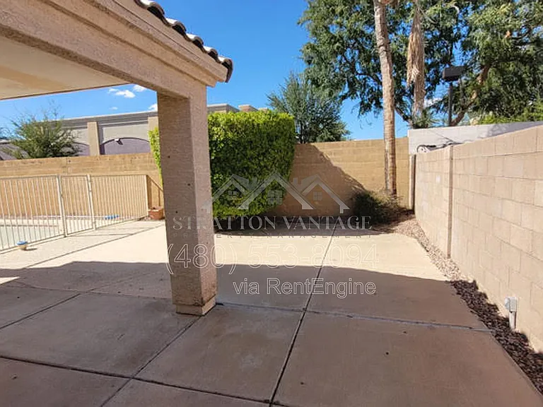 6714 W Wahalla Ln — Photo 17
