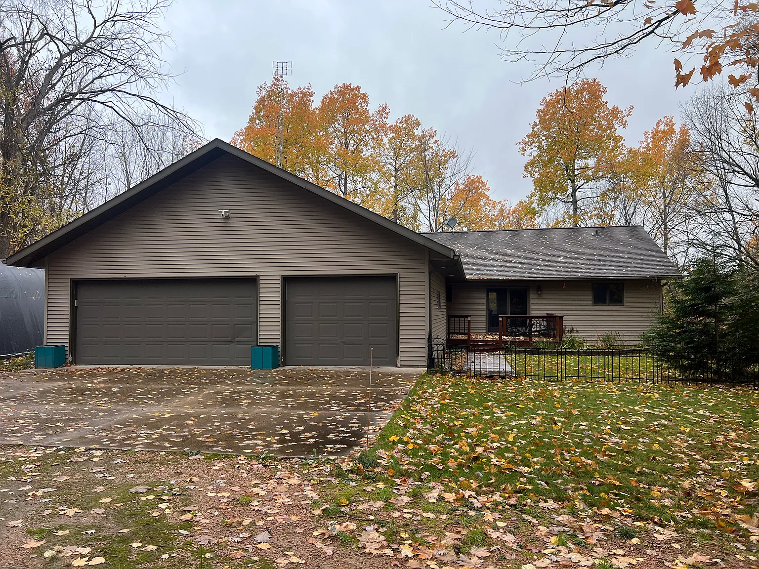 3 bed, 2.5 bath, 2184 sqft, $2,600 — Photo 1