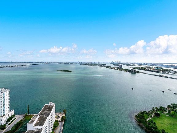 4th image of 2020 N Bayshore Dr APT 4201