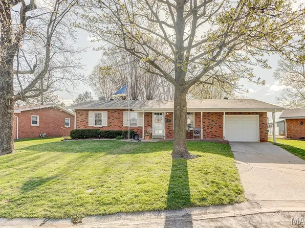 4 Lexington Ct, Collinsville, IL 62234