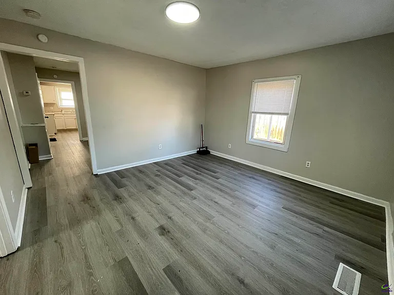 1235 Boone St — Photo 9