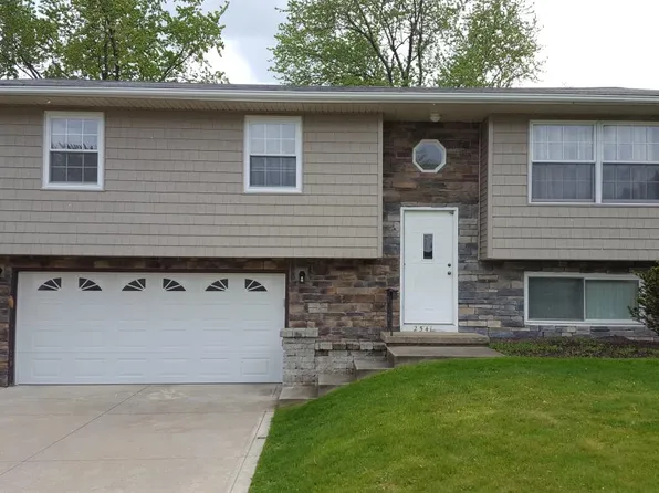 2541 Nottingham Dr, Parma, OH 44134