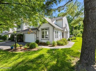 10 Malibu Hl, Rensselaer, NY 12144